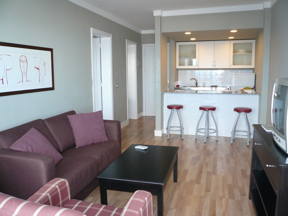 Apartamentos HG Lomo Blanco — Hotel rooms in Puerto del Carmen, Canary Islands