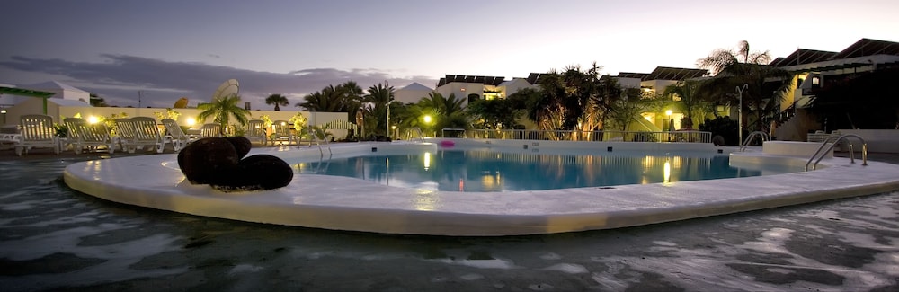 Apartamentos HG Lomo Blanco — Swimming pool in Puerto del Carmen, Canary Islands