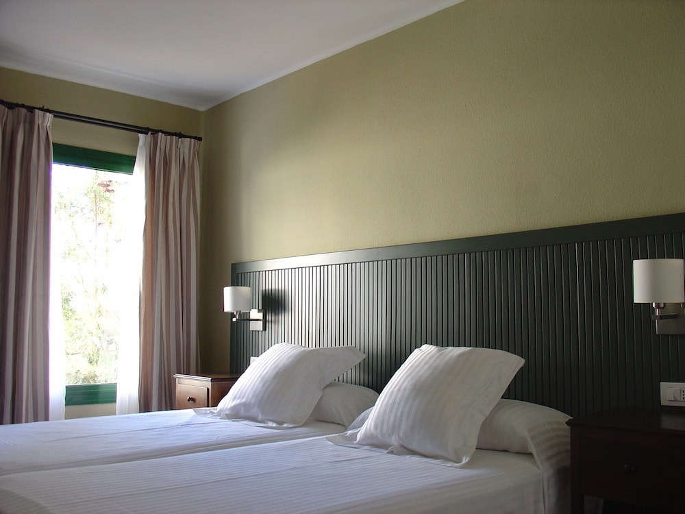 Apartamentos HG Lomo Blanco — Hotel rooms in Puerto del Carmen, Canary Islands