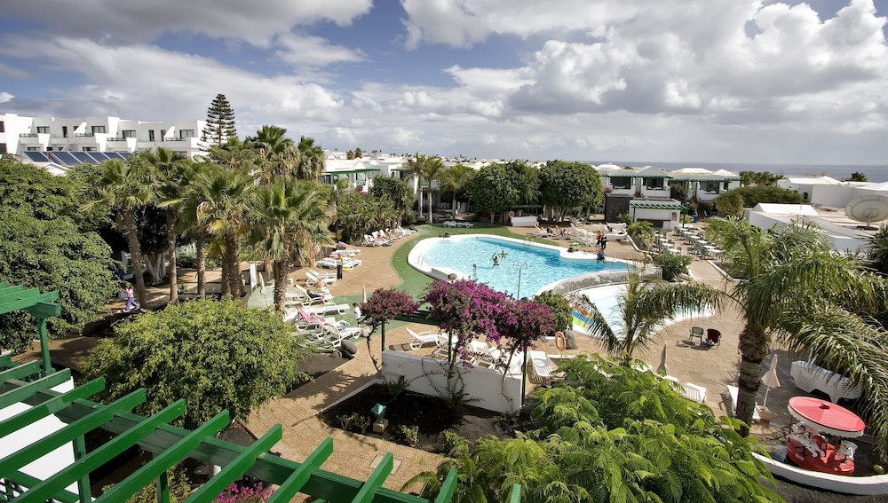 Apartamentos HG Lomo Blanco — Swimming pool in Puerto del Carmen, Canary Islands