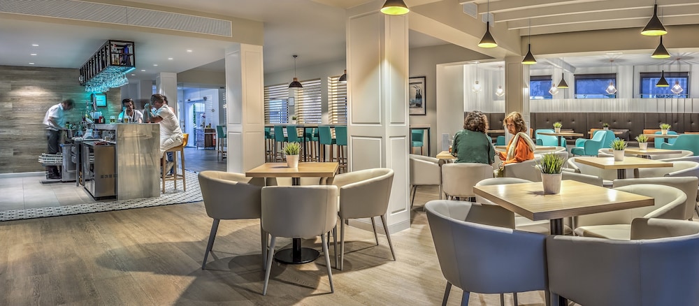 Apartamentos HG Lomo Blanco — Restaurant & bars in Puerto del Carmen, Canary Islands
