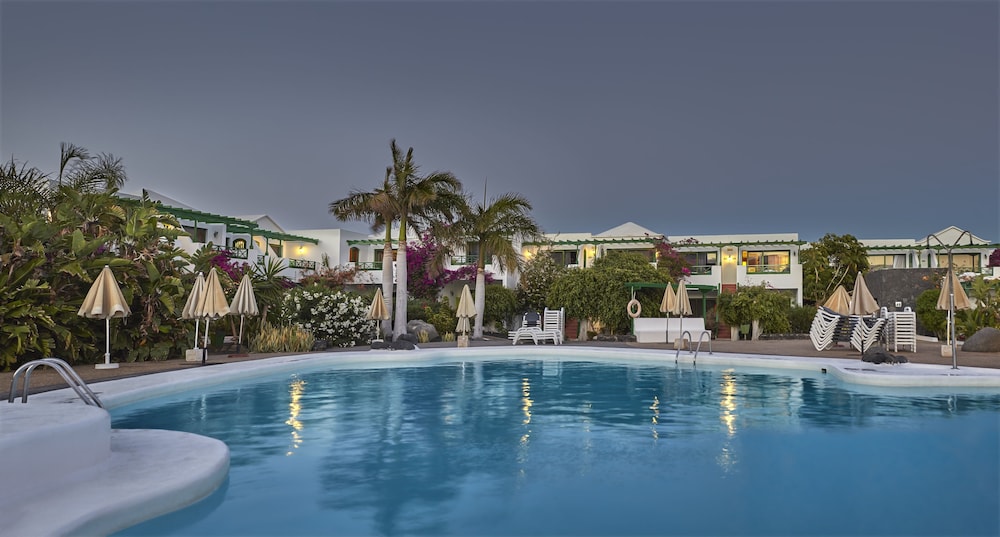 Apartamentos HG Lomo Blanco — Swimming pool in Puerto del Carmen, Canary Islands