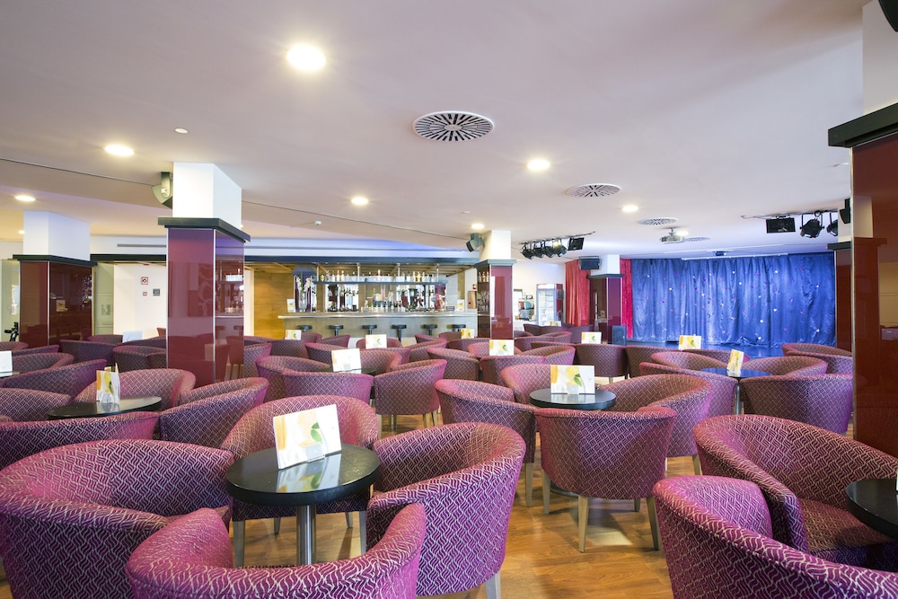 Hipotels Cala Millor Park — Restaurant & bars in Cala Millor, Balearic Islands