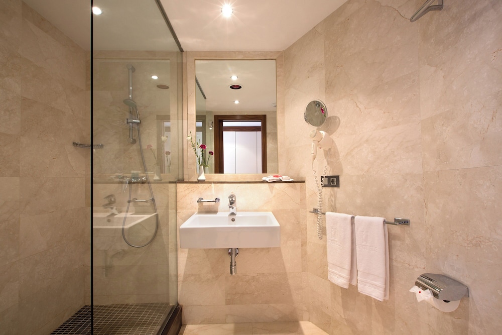 Hipotels Cala Millor Park — Hotel rooms in Cala Millor, Balearic Islands
