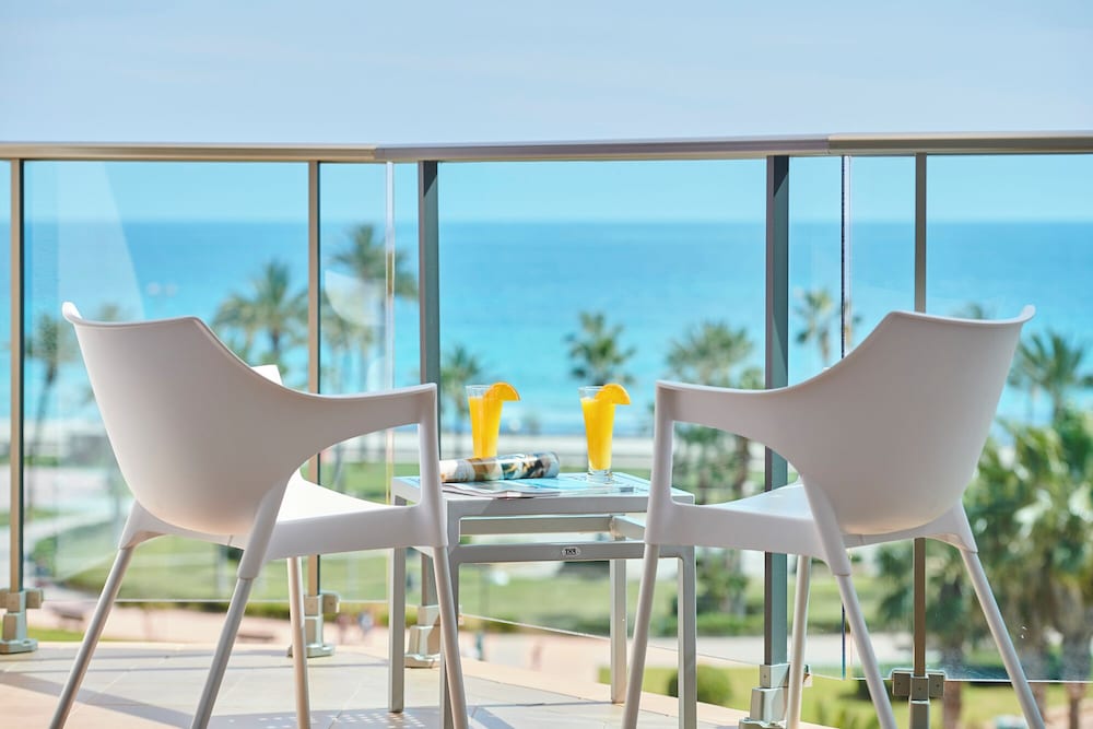 Hipotels Cala Millor Park — Hotel rooms in Cala Millor, Balearic Islands