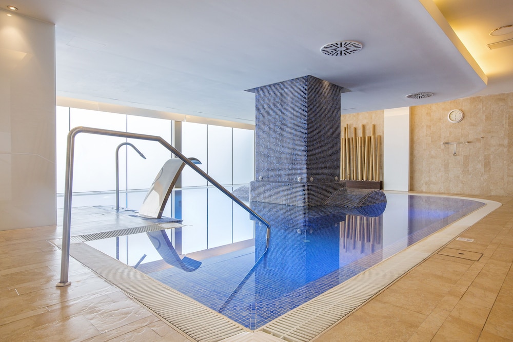 Hipotels Cala Millor Park — Swimming pool in Cala Millor, Balearic Islands