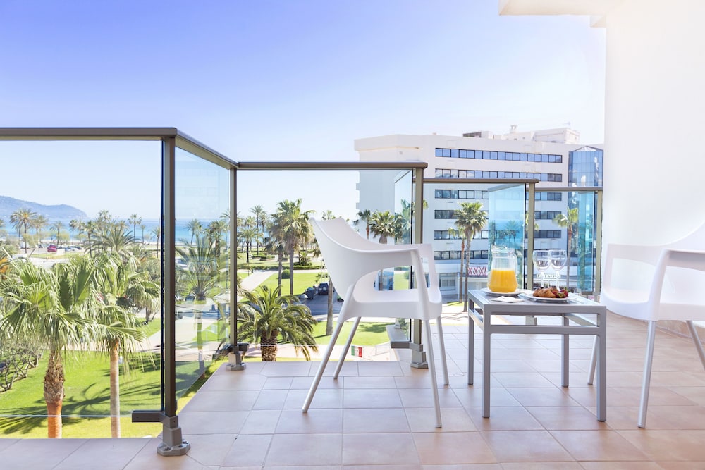 Hipotels Cala Millor Park — Hotel rooms in Cala Millor, Balearic Islands