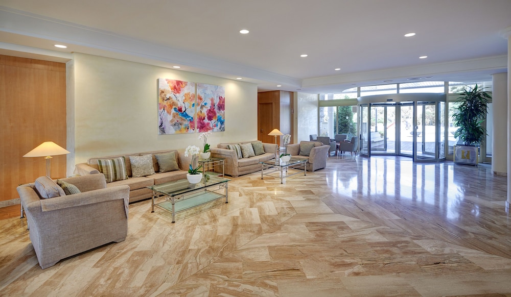 Hipotels Dunas Cala Millor Aparthotel — Hotel building in Cala Millor, Balearic Islands
