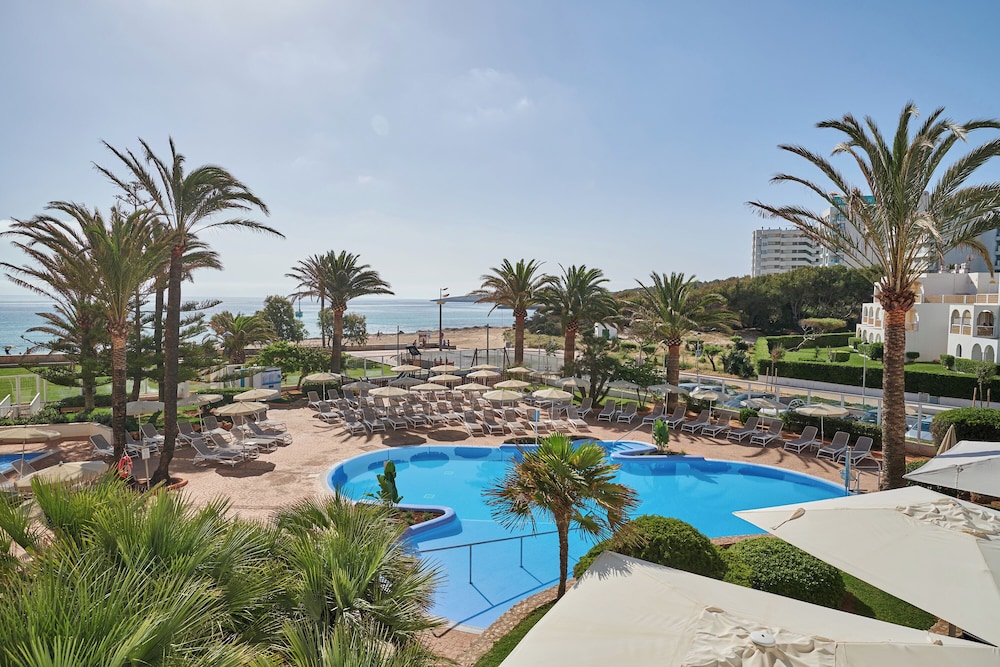 Hipotels Dunas Cala Millor Aparthotel — Beach in Cala Millor, Balearic Islands