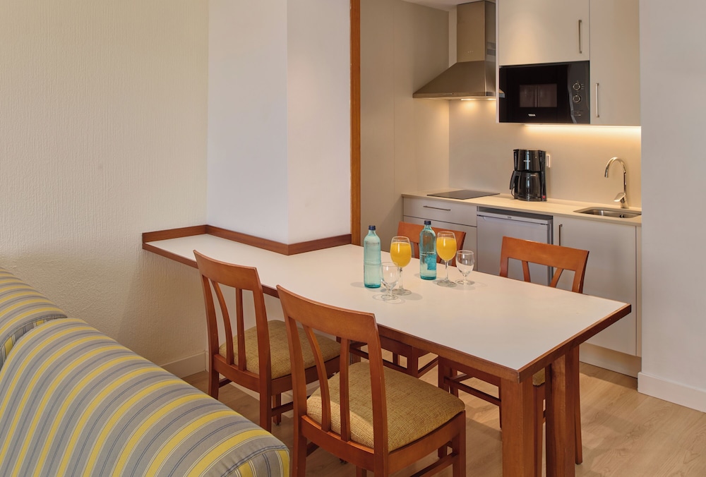 Hipotels Dunas Cala Millor Aparthotel — Hotel rooms in Cala Millor, Balearic Islands