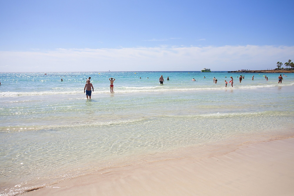 Hipotels Dunas Cala Millor Aparthotel — Beach in Cala Millor, Balearic Islands