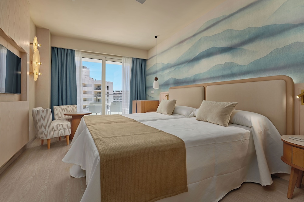 Hipotels Flamenco — Hotel rooms in Cala Millor, Balearic Islands