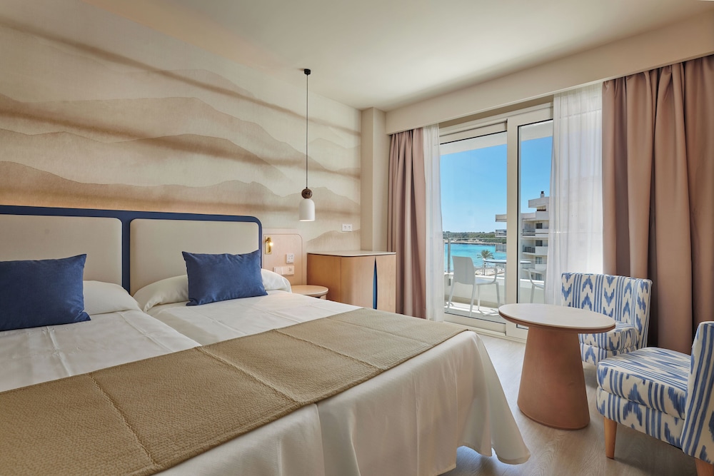 Hipotels Flamenco — Hotel rooms in Cala Millor, Balearic Islands