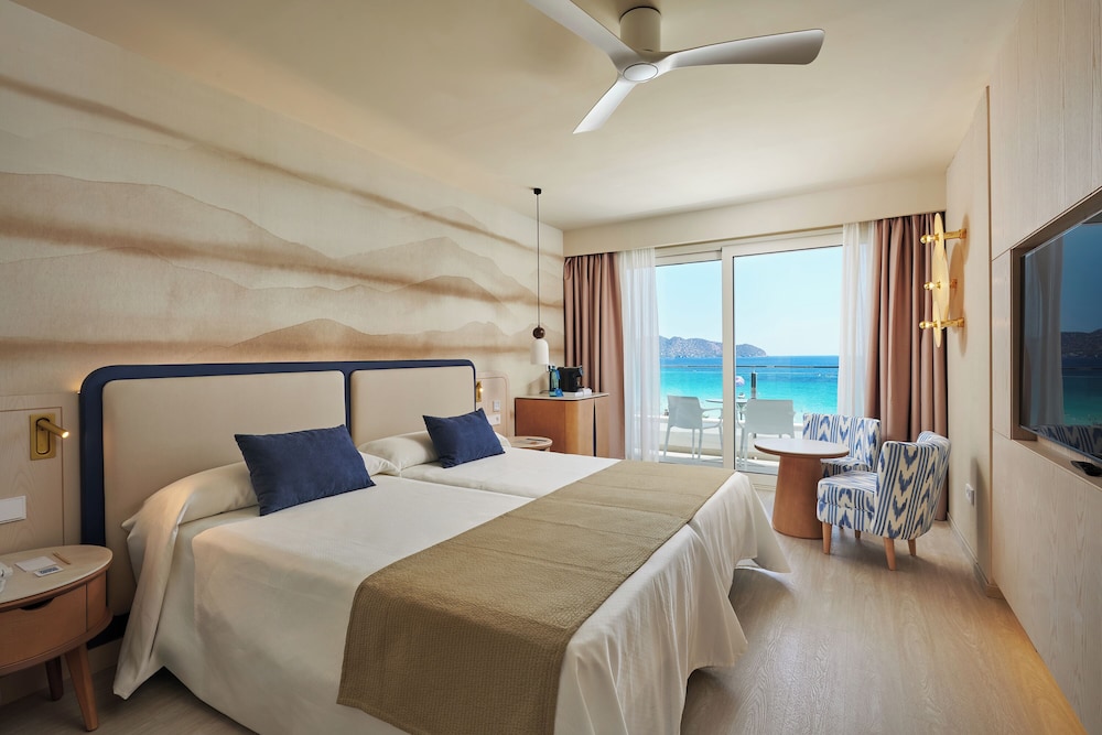 Hipotels Flamenco — Hotel rooms in Cala Millor, Balearic Islands