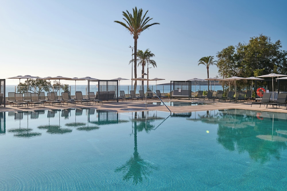 Hipotels Flamenco — Swimming pool in Cala Millor, Balearic Islands