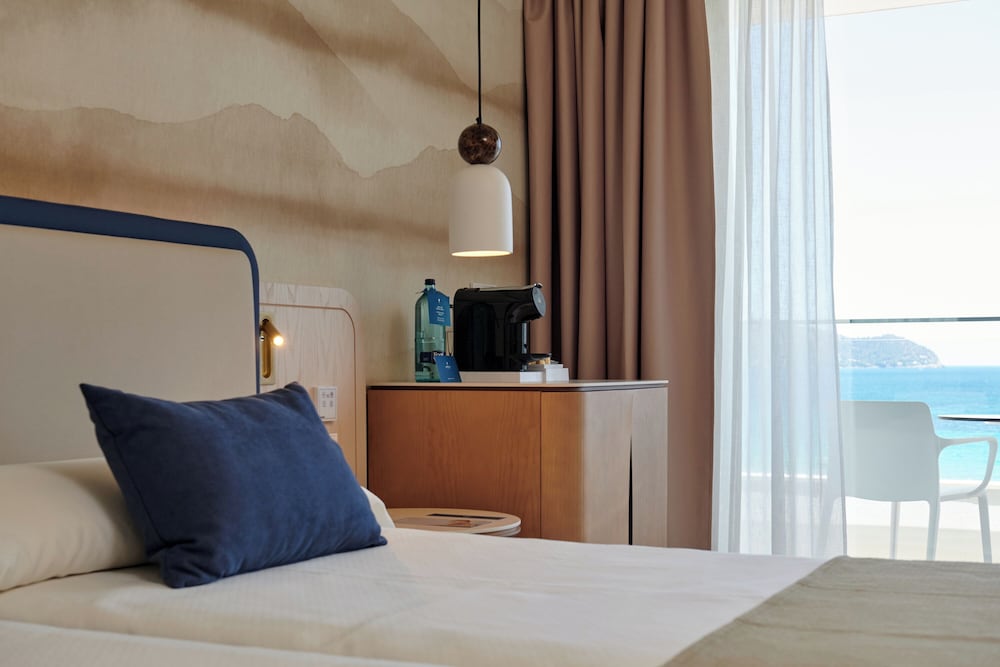 Hipotels Flamenco — Hotel rooms in Cala Millor, Balearic Islands