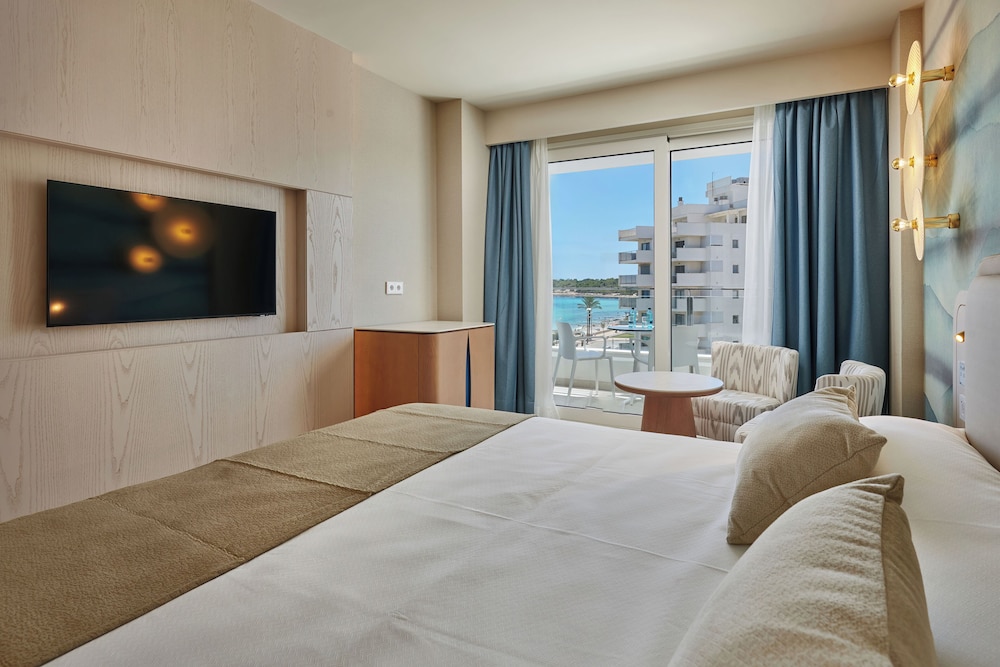 Hipotels Flamenco — Hotel rooms in Cala Millor, Balearic Islands