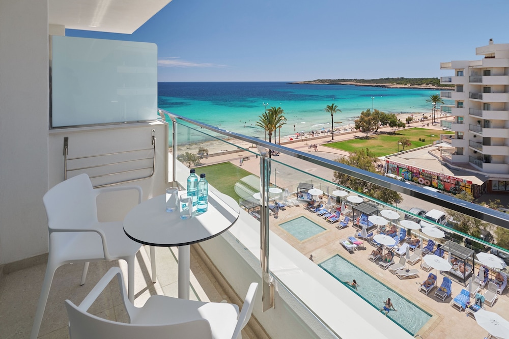 Hipotels Flamenco — Hotel rooms in Cala Millor, Balearic Islands