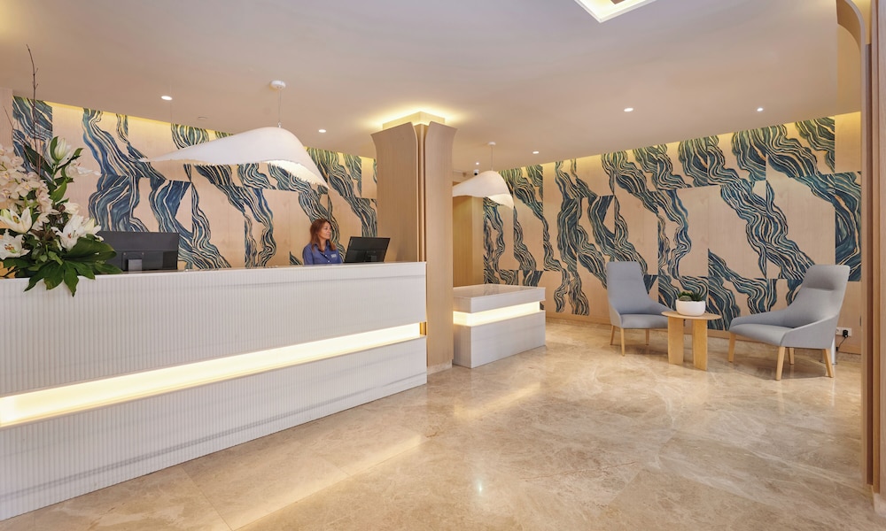 Hipotels Flamenco — Hotel building in Cala Millor, Balearic Islands