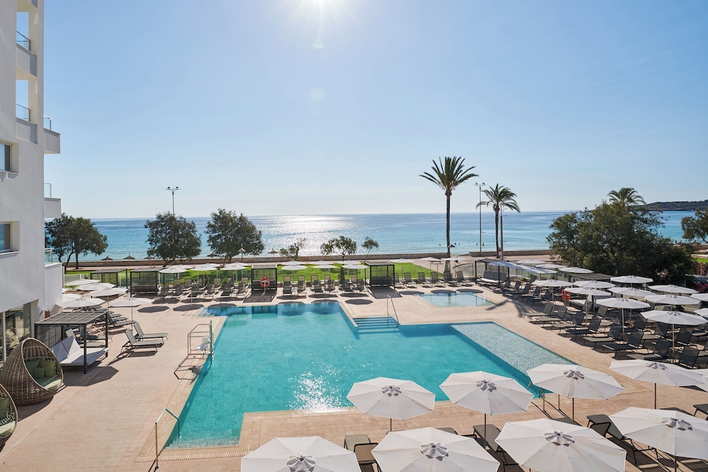 Hipotels Flamenco — Swimming pool in Cala Millor, Balearic Islands
