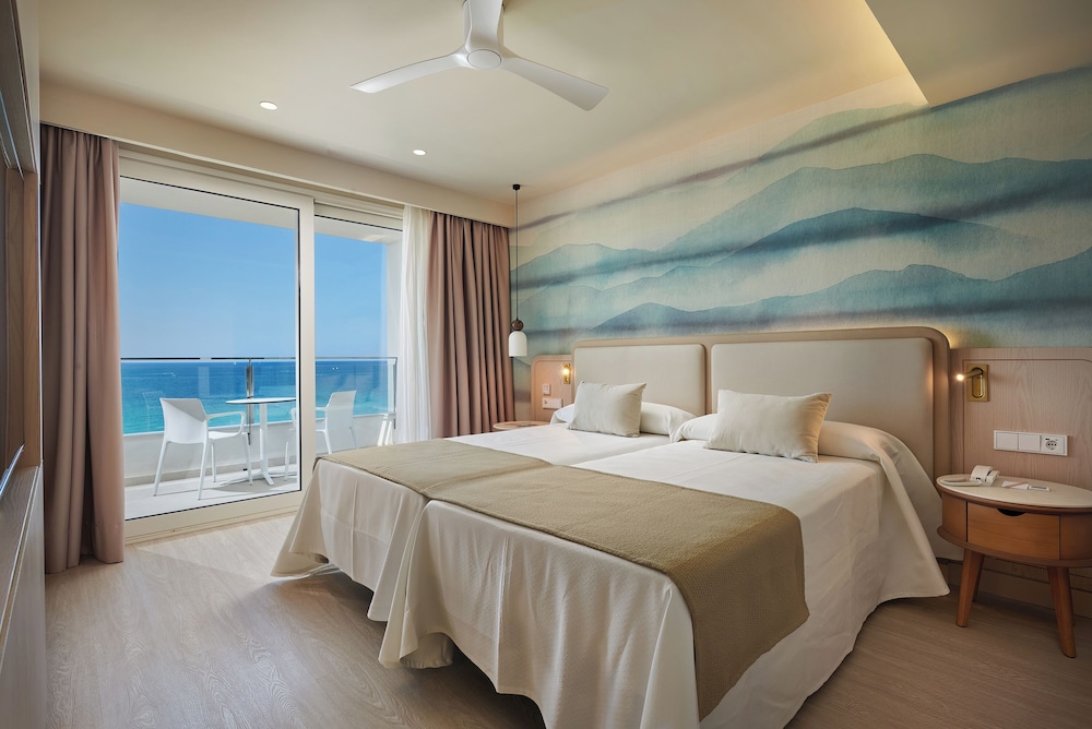 Hipotels Flamenco — Hotel rooms in Cala Millor, Balearic Islands