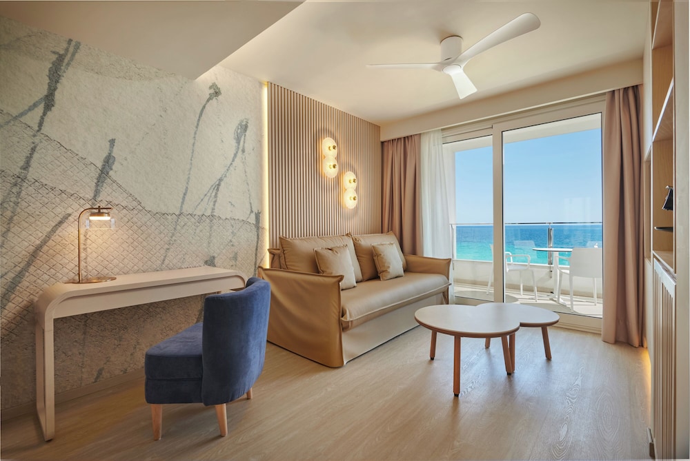 Hipotels Flamenco — Hotel rooms in Cala Millor, Balearic Islands