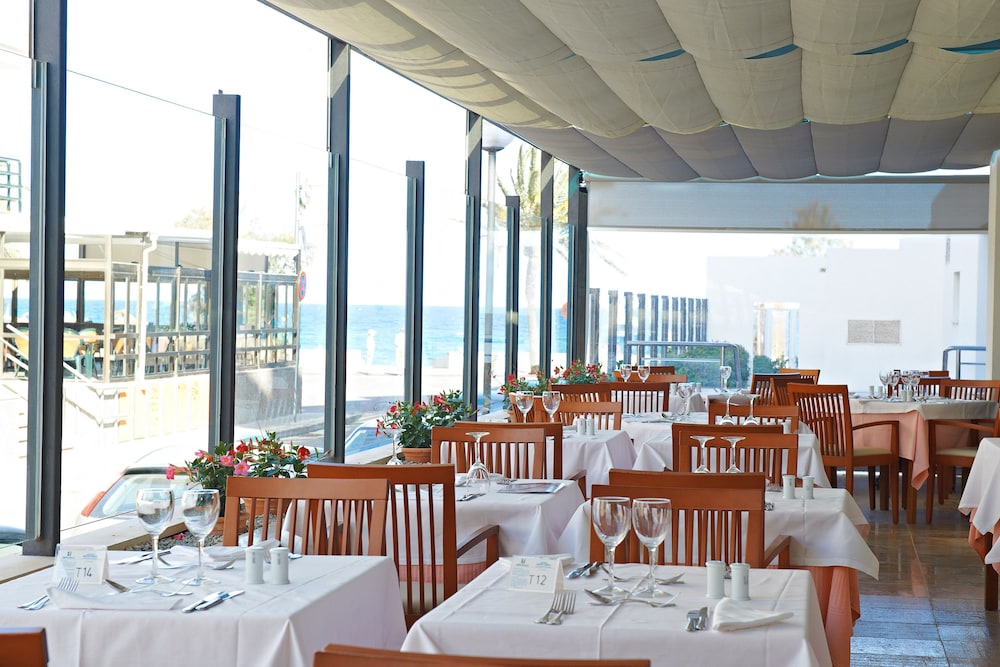 Hipotels Hipocampo - Adults Only — Restaurant & bars in Cala Millor, Balearic Islands