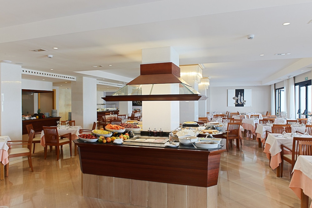 Hipotels Hipocampo - Adults Only — Restaurant & bars in Cala Millor, Balearic Islands