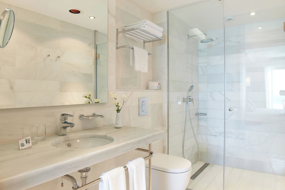 Hipotels Hipocampo - Adults Only — Hotel rooms in Cala Millor, Balearic Islands