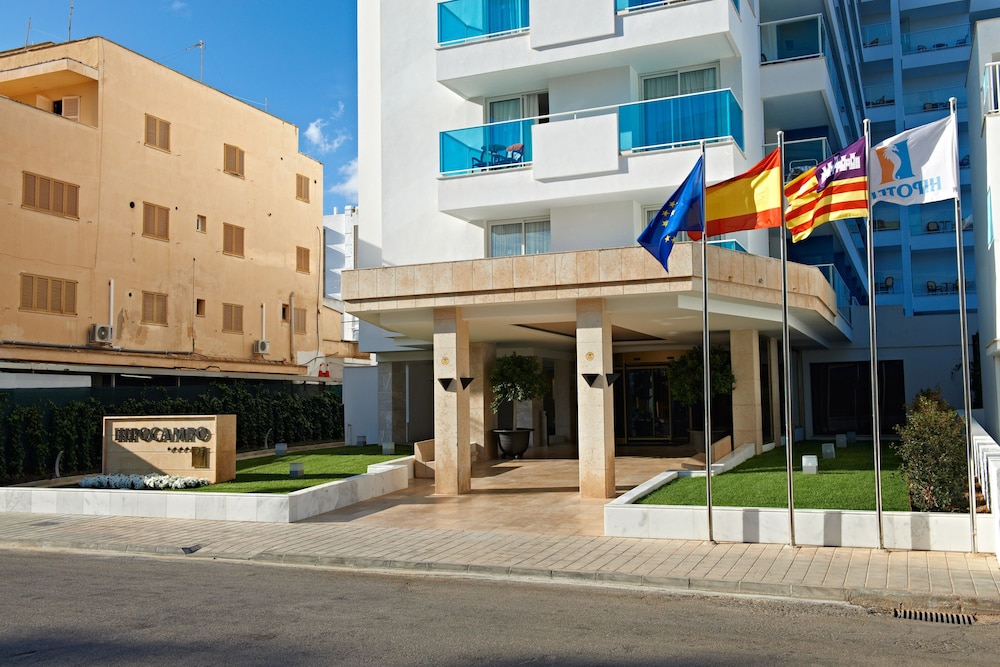 Hipotels Hipocampo - Adults Only — Hotel building in Cala Millor, Balearic Islands