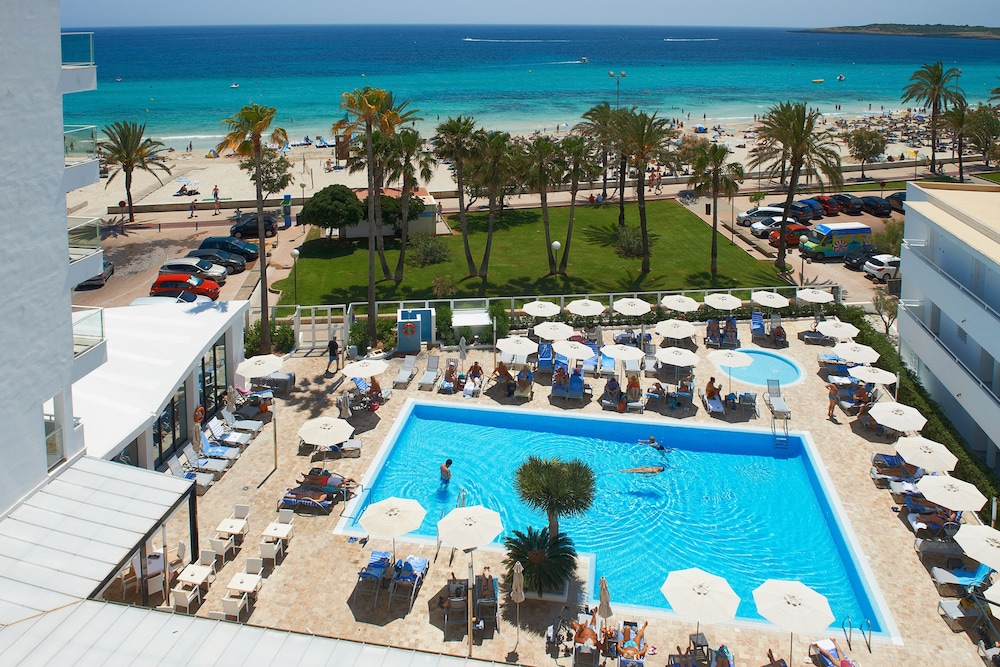Hipotels Hipocampo - Adults Only — Swimming pool in Cala Millor, Balearic Islands