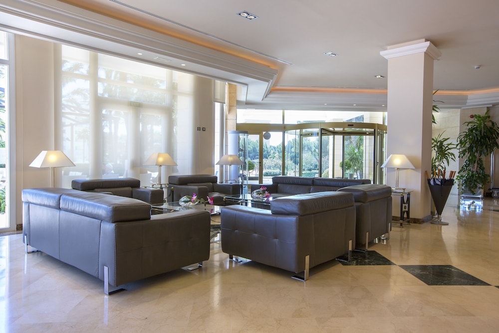 Hipotels Hipocampo Playa — Hotel building in Cala Millor, Balearic Islands