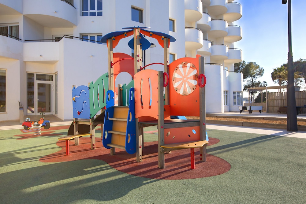Hipotels Hipocampo Playa — Attractions for children in Cala Millor, Balearic Islands