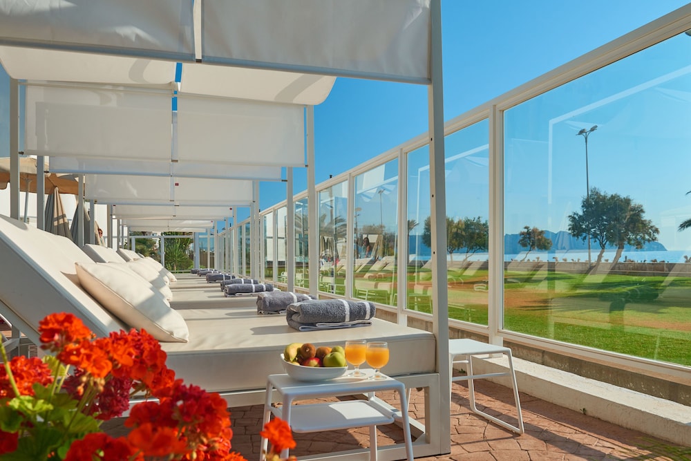 Hipotels Hipocampo Playa — Beach in Cala Millor, Balearic Islands