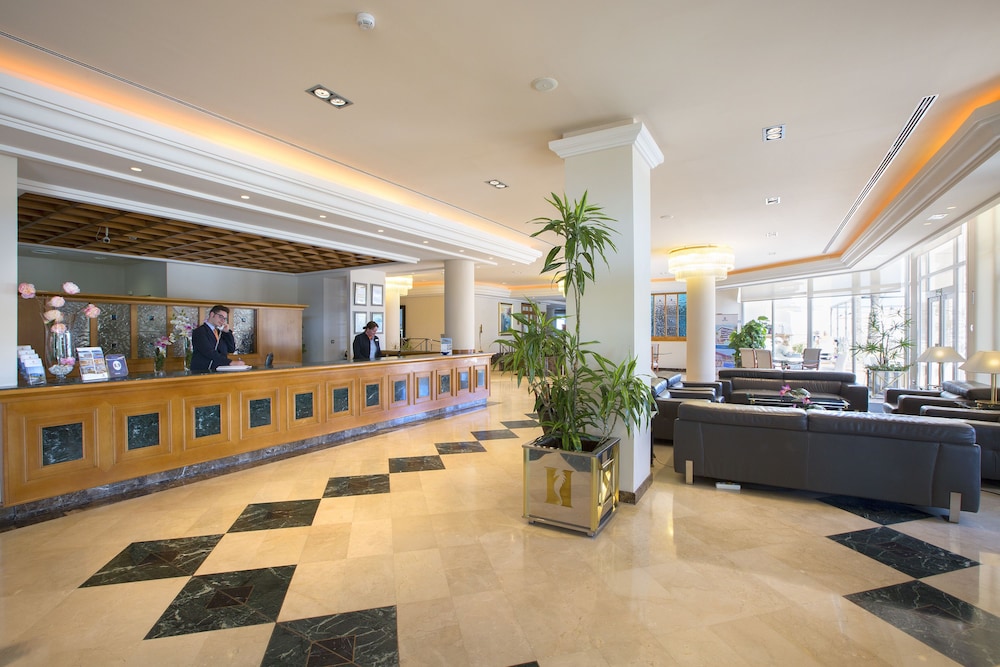 Hipotels Hipocampo Playa — Hotel building in Cala Millor, Balearic Islands