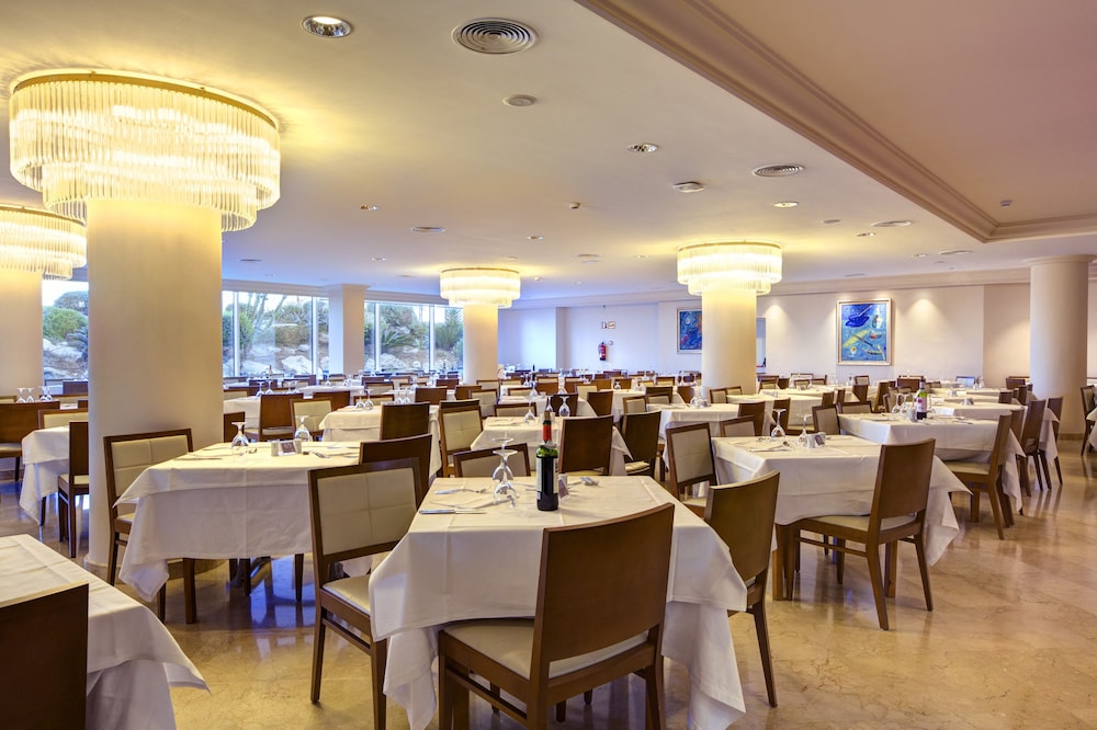 Hipotels Hipocampo Playa — Restaurant & bars in Cala Millor, Balearic Islands