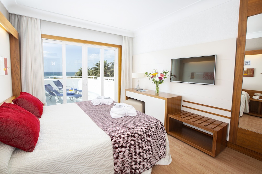 Hipotels La Geria — Hotel rooms in Puerto del Carmen, Canary Islands