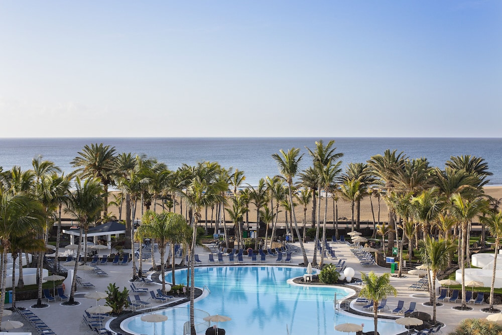 Hipotels La Geria — Swimming pool in Puerto del Carmen, Canary Islands