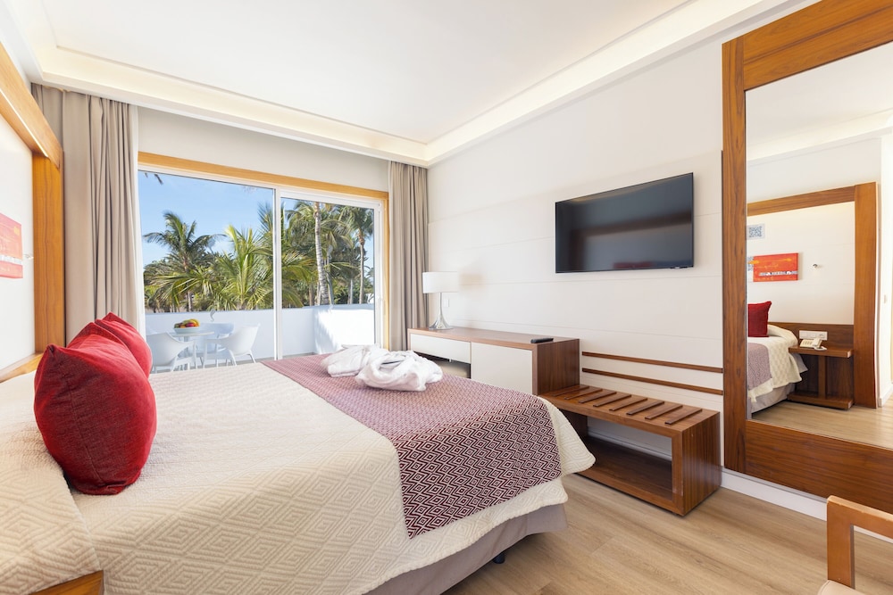 Hipotels La Geria — Hotel rooms in Puerto del Carmen, Canary Islands