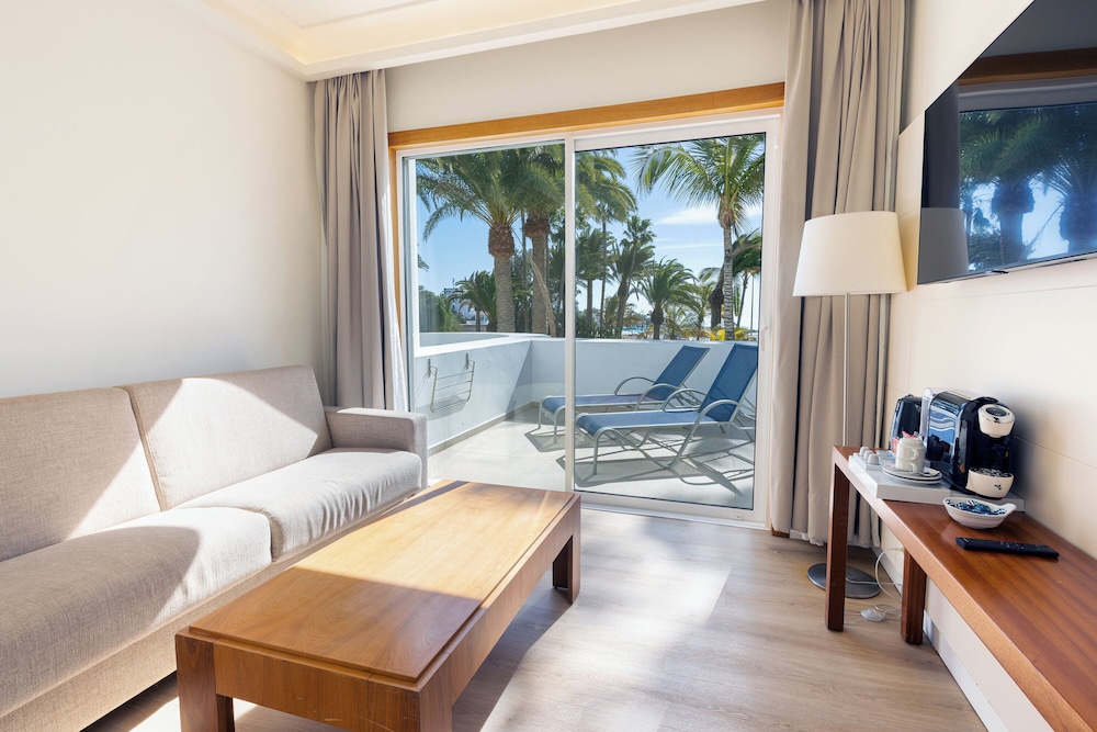 Hipotels La Geria — Hotel rooms in Puerto del Carmen, Canary Islands