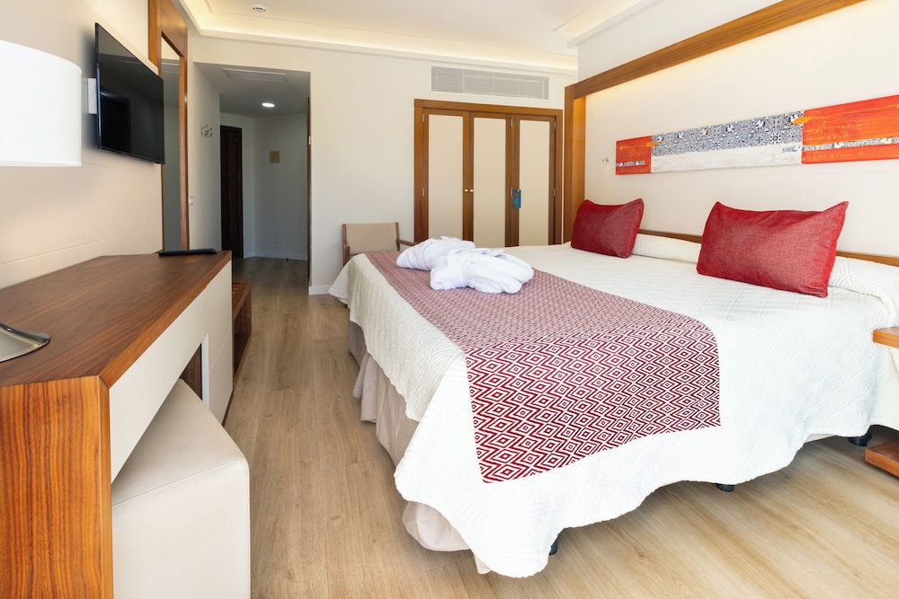 Hipotels La Geria — Hotel rooms in Puerto del Carmen, Canary Islands