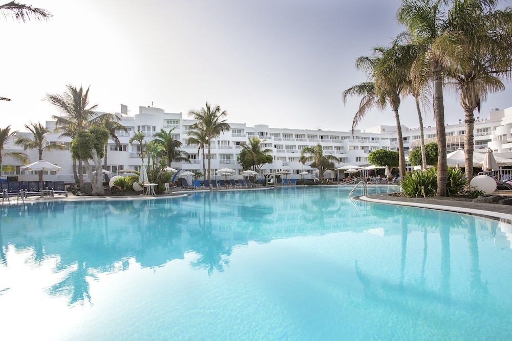 Hipotels La Geria — Swimming pool in Puerto del Carmen, Canary Islands