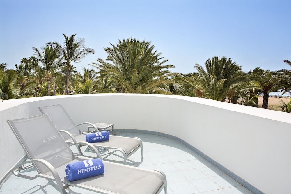 Hipotels La Geria — Hotel rooms in Puerto del Carmen, Canary Islands