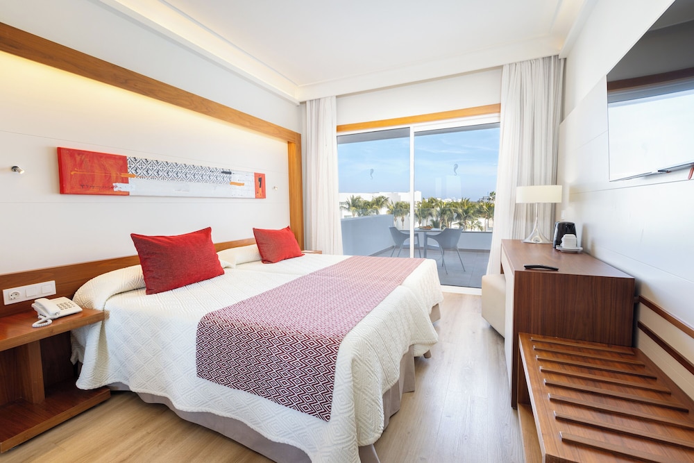 Hipotels La Geria — Hotel rooms in Puerto del Carmen, Canary Islands