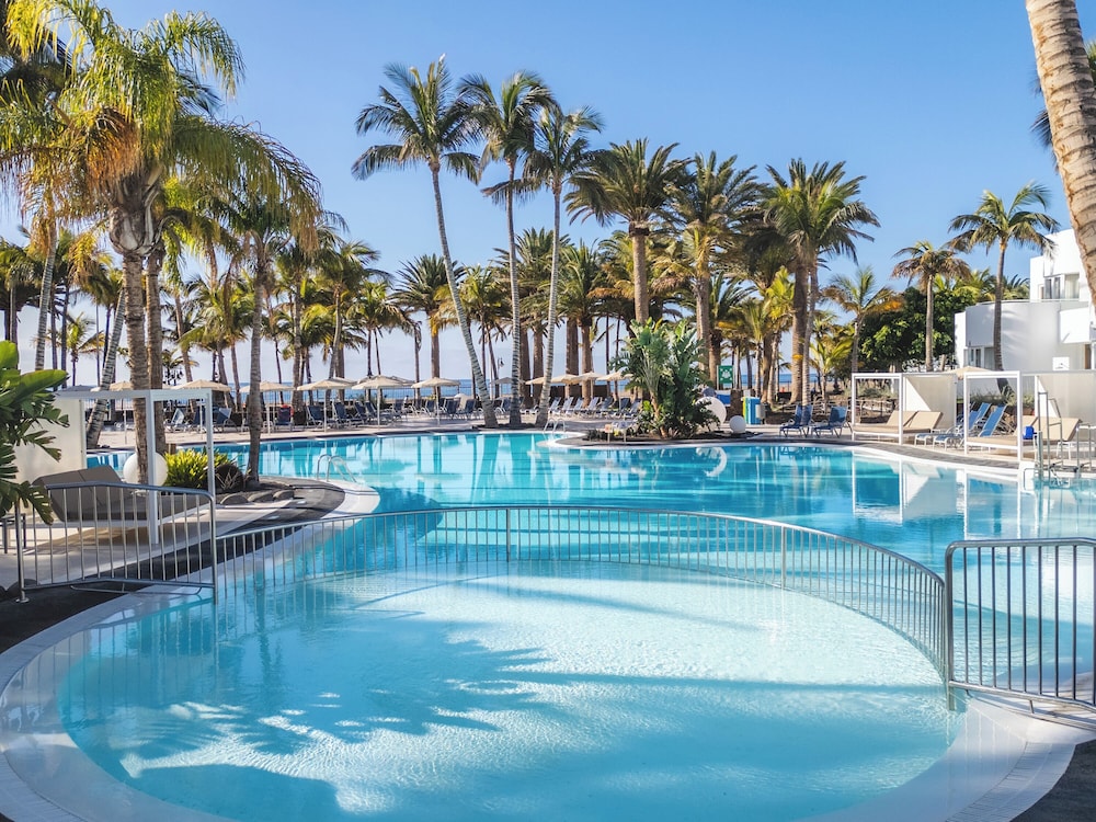 Hipotels La Geria — Swimming pool in Puerto del Carmen, Canary Islands