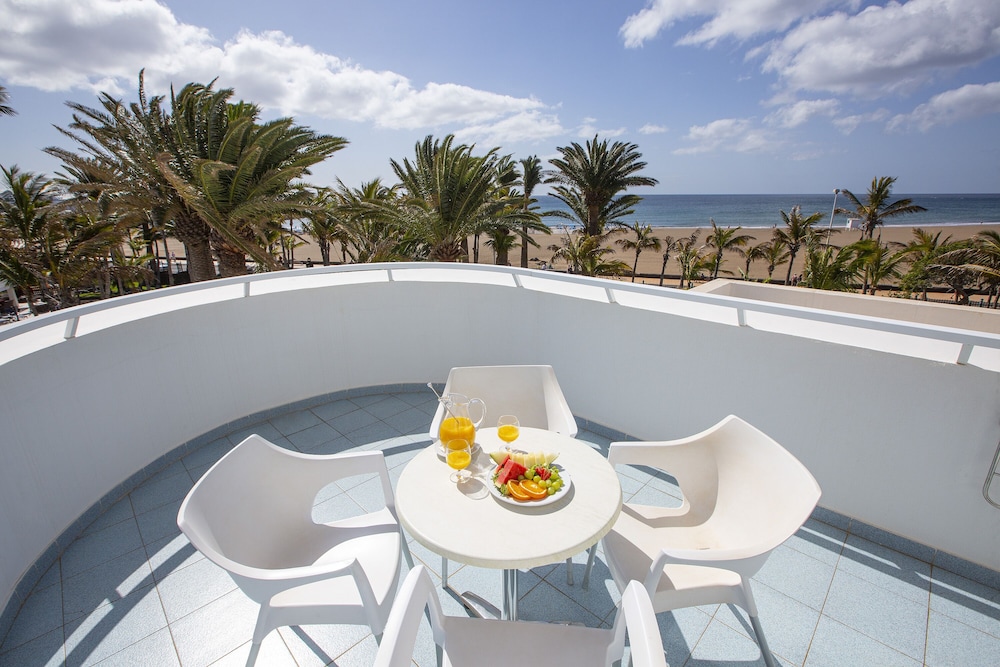 Hipotels La Geria — Beach in Puerto del Carmen, Canary Islands