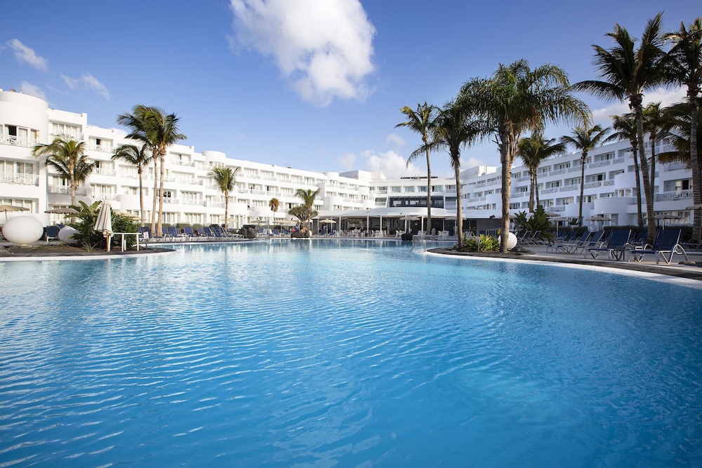 Hipotels La Geria — Swimming pool in Puerto del Carmen, Canary Islands