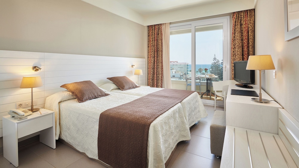 Hipotels Said — Hotel rooms in Cala Millor, Balearic Islands
