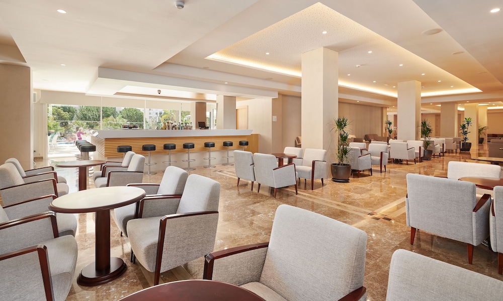 Hipotels Said — Restaurant & bars in Cala Millor, Balearic Islands