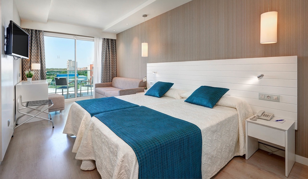 Hipotels Said — Hotel rooms in Cala Millor, Balearic Islands
